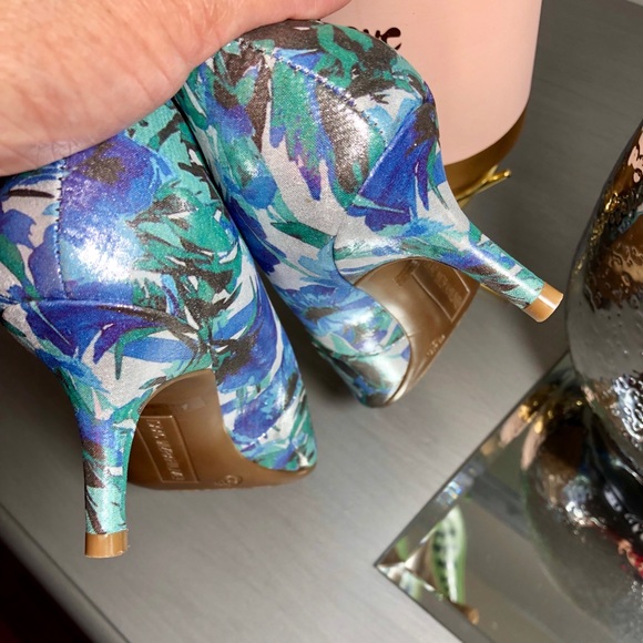 Isaac Mizrahi Live! Floral Printed Pumps - Picture 6 of 7